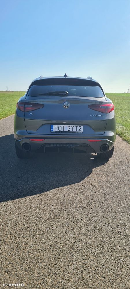 Alfa Romeo Stelvio 2.0 Turbo 16V AT8-Q4 Ti - 7