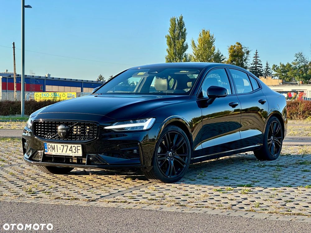 Volvo S60 2023 photo 2