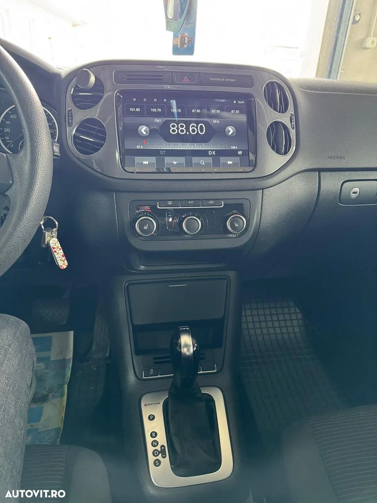 Volkswagen Tiguan - 11