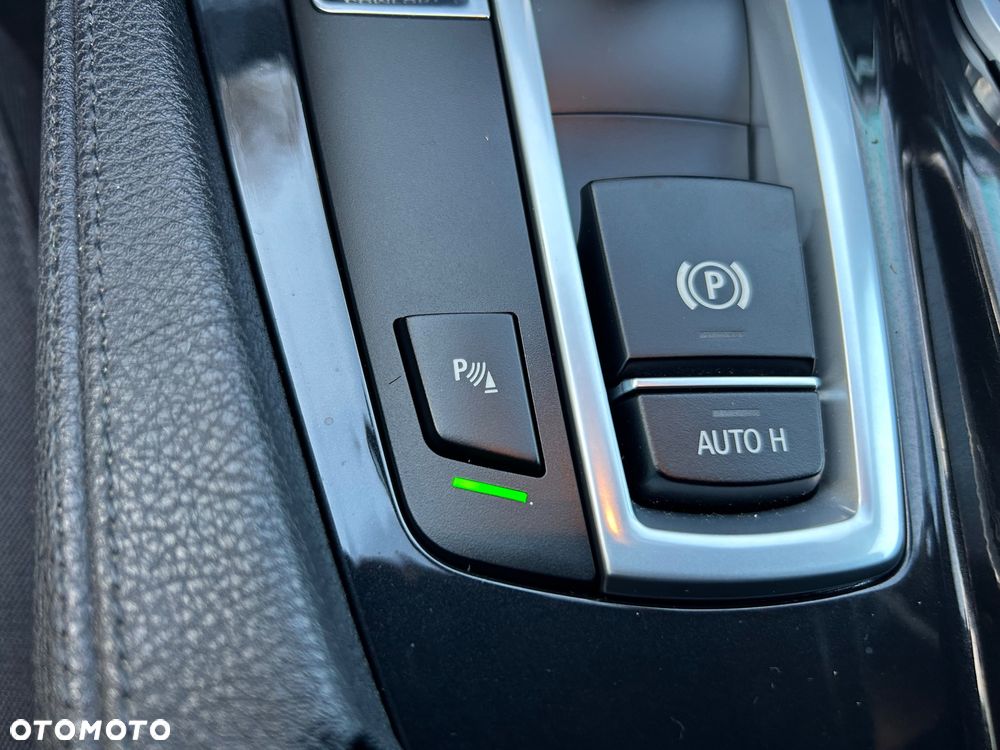 BMW Seria 5 520d Luxury Line - 26