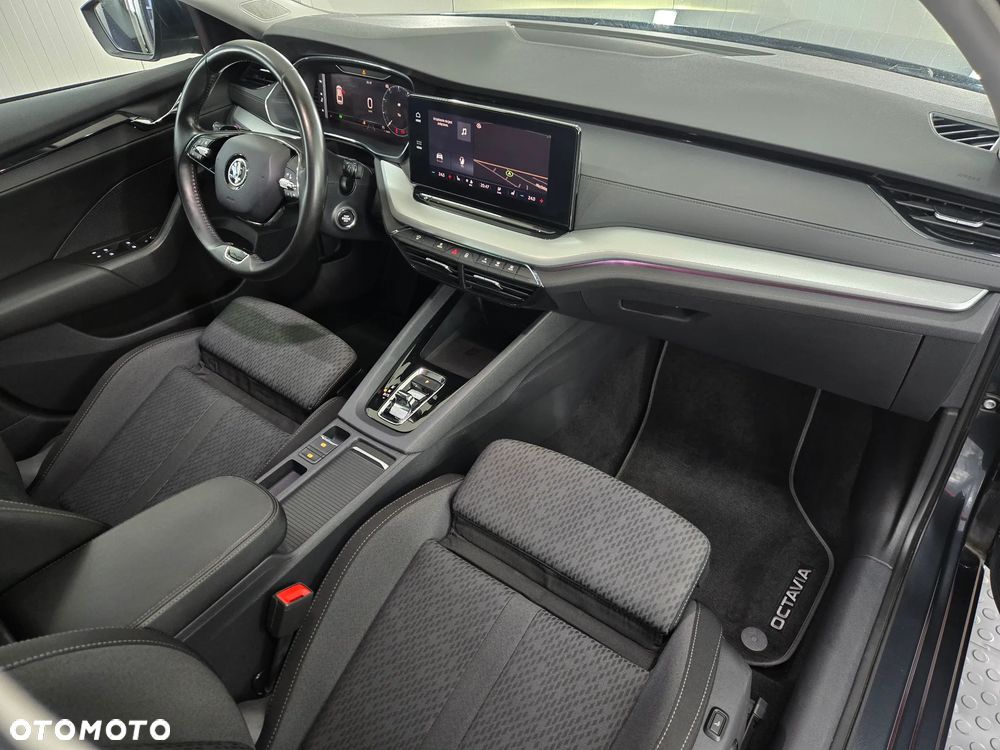 Skoda Octavia 2.0 TDI DSG Clever - 25