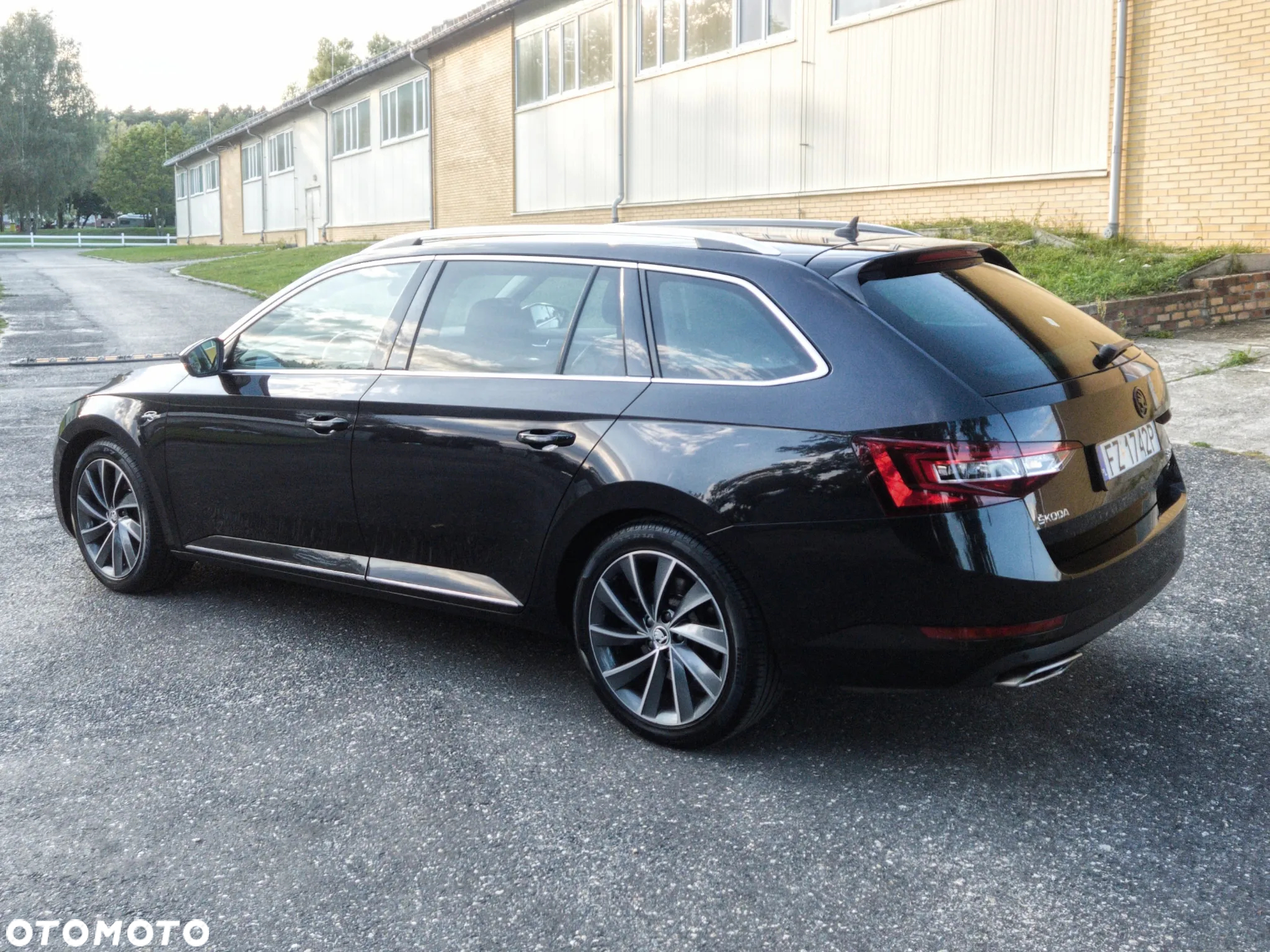 Skoda Superb 2.0 TSI 4x4 L&K DSG - 12