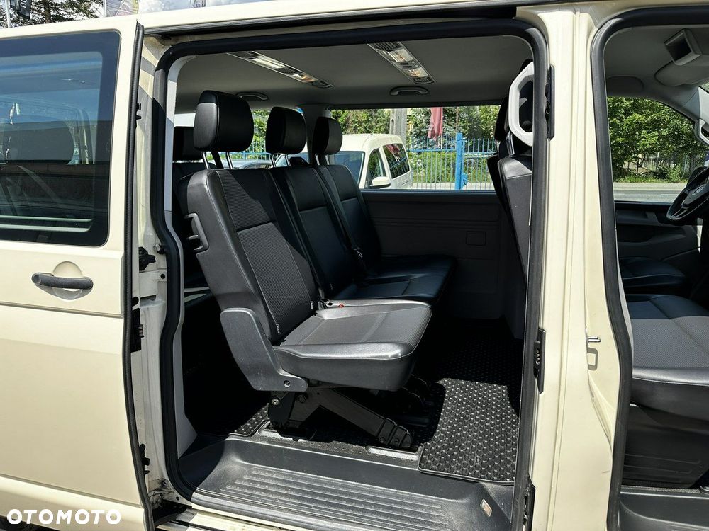 Volkswagen Caravelle - 11