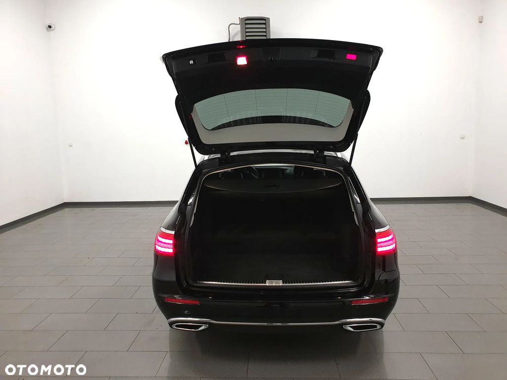 Mercedes-Benz Klasa E 300 de 4Matic 9G-TRONIC AMG Line - 5