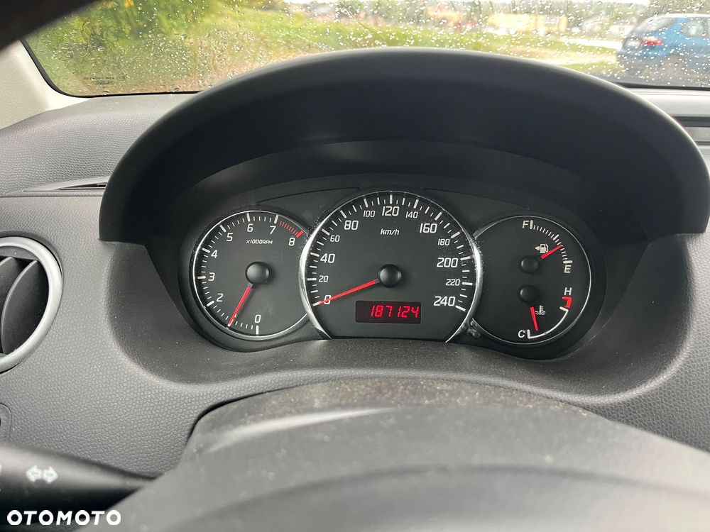 Suzuki Swift - 8