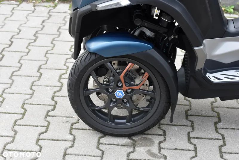 Piaggio MP-3 - 27