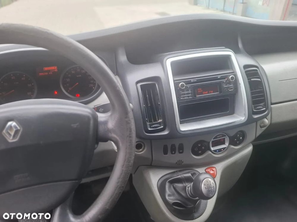 Renault Trafic Grand Passenger Black Edition - 14