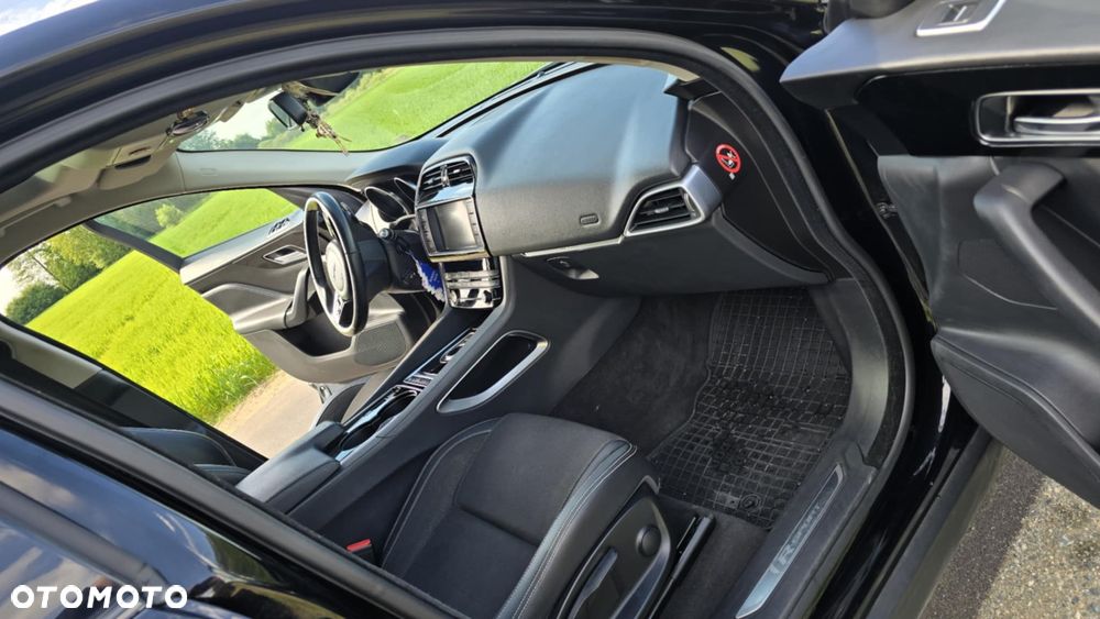 Jaguar F-Pace 2.0 i4D AWD R-Sport - 15
