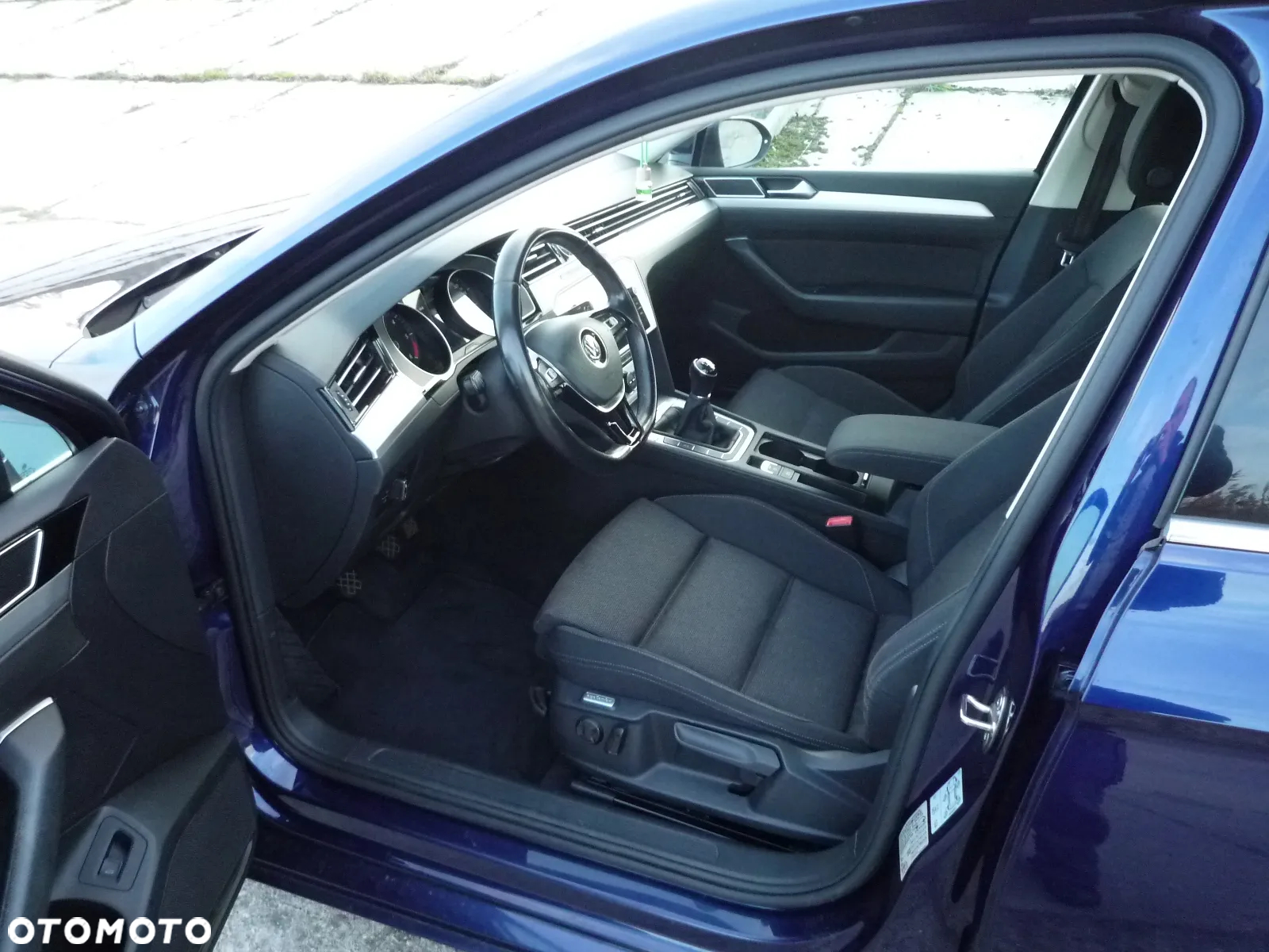 Volkswagen Passat 2.0 TDI BMT Trendline - 15