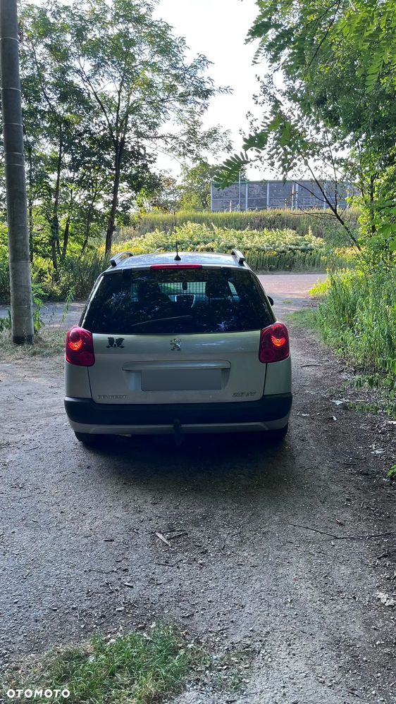 Peugeot 207 1.4 16V Presence - 5
