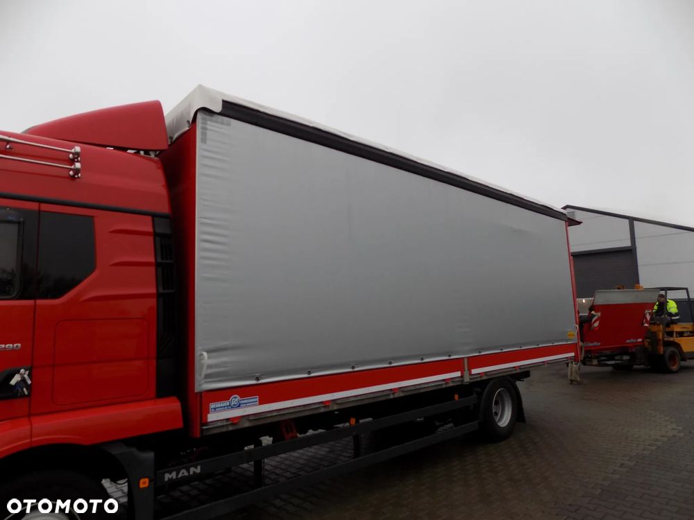 MAN BURTOFIRANKA  ZABUDOWA - 1