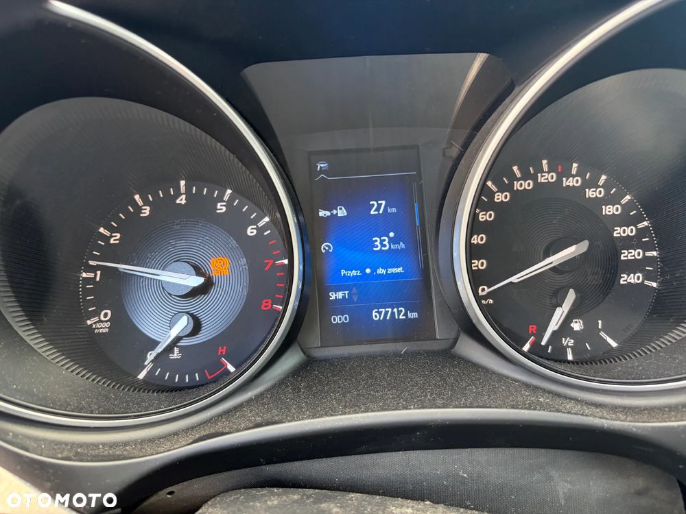 Toyota Avensis 1.8 Premium - 6