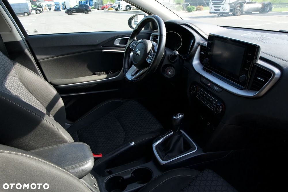 Kia Ceed - 29