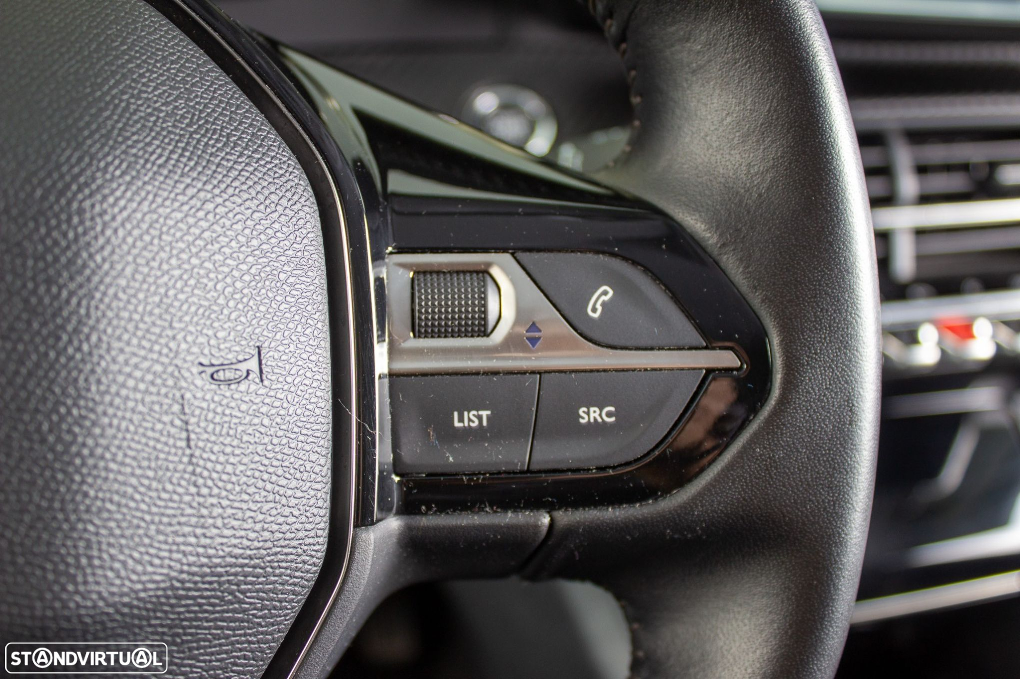 Peugeot e-208 Allure Pack - 14