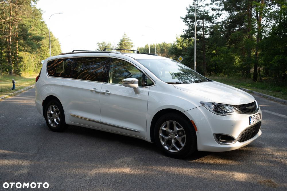 Chrysler Pacifica - 5