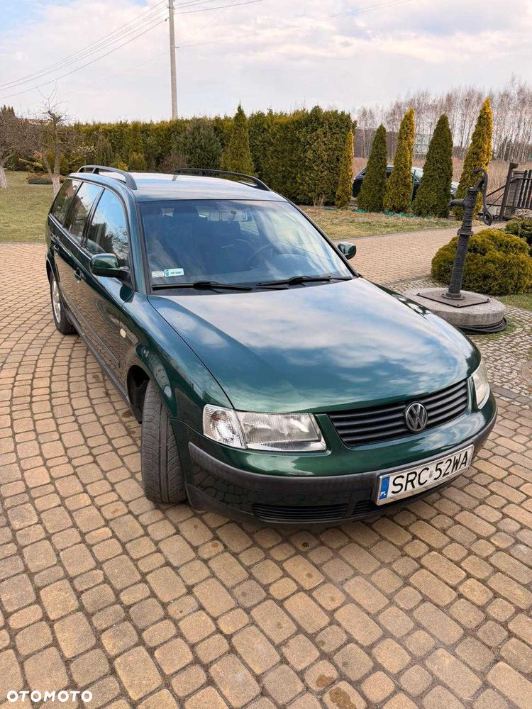 Volkswagen Passat - 1