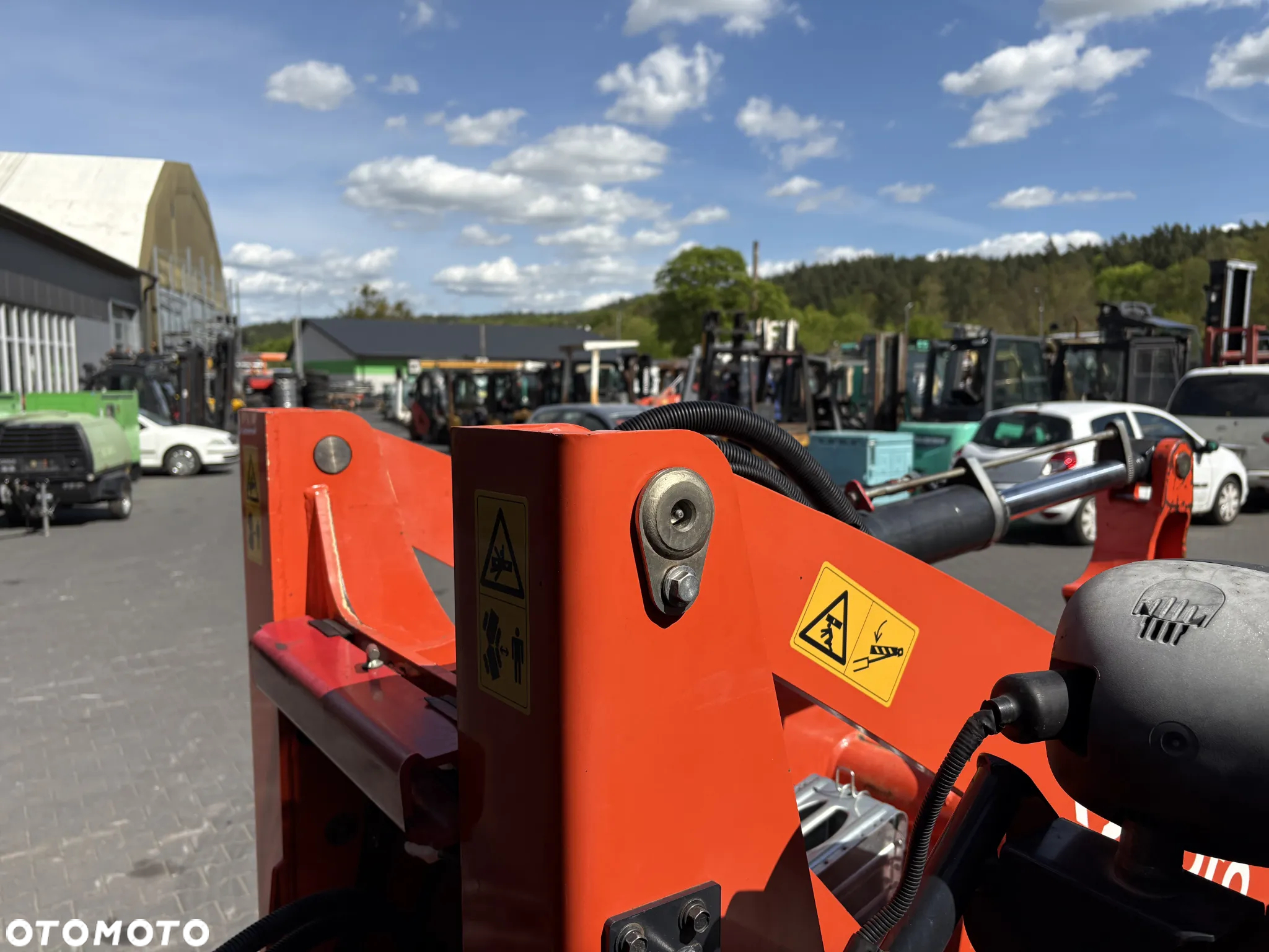 Kubota R082 - 13