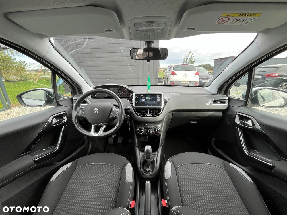 Peugeot 208 1.2 PureTech Style - 12