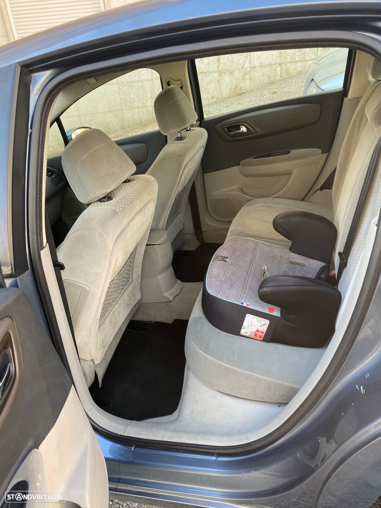 Citroën C4 1.6 16V Confort - 6