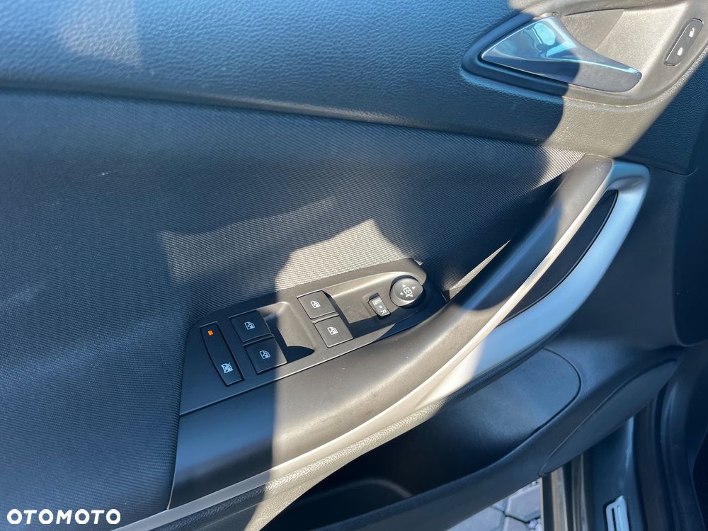 Opel Astra 1.4 Turbo Active - 30