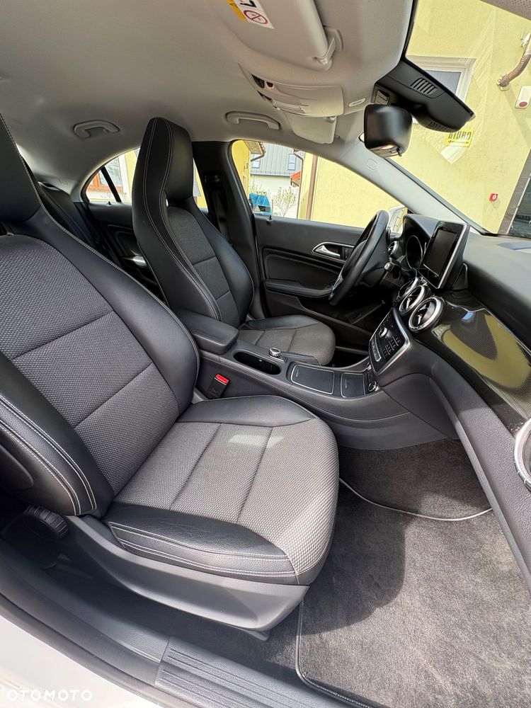 Mercedes-Benz CLA - 15