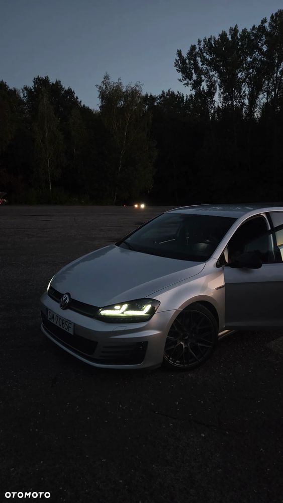 Volkswagen Golf 2.0 TDI BMT GTD - 3