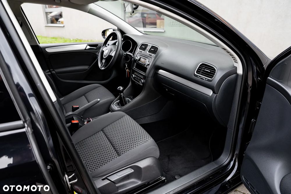 Volkswagen Golf - 8