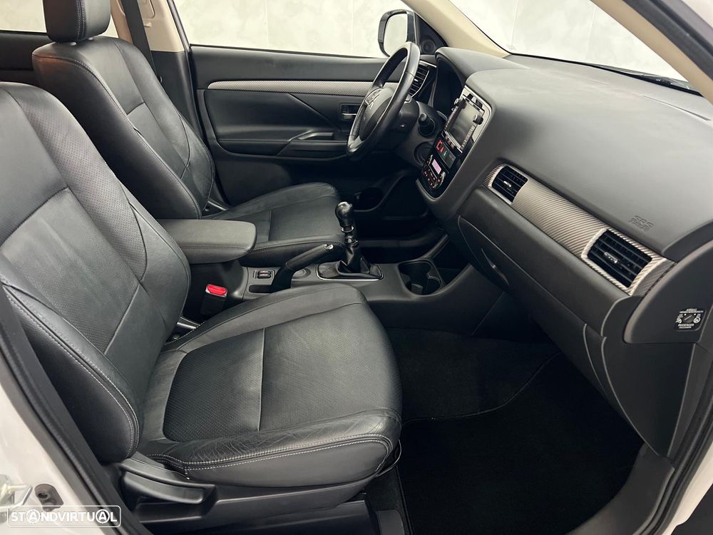 Mitsubishi Outlander 2.2 DI-D Instyle Navi - 37