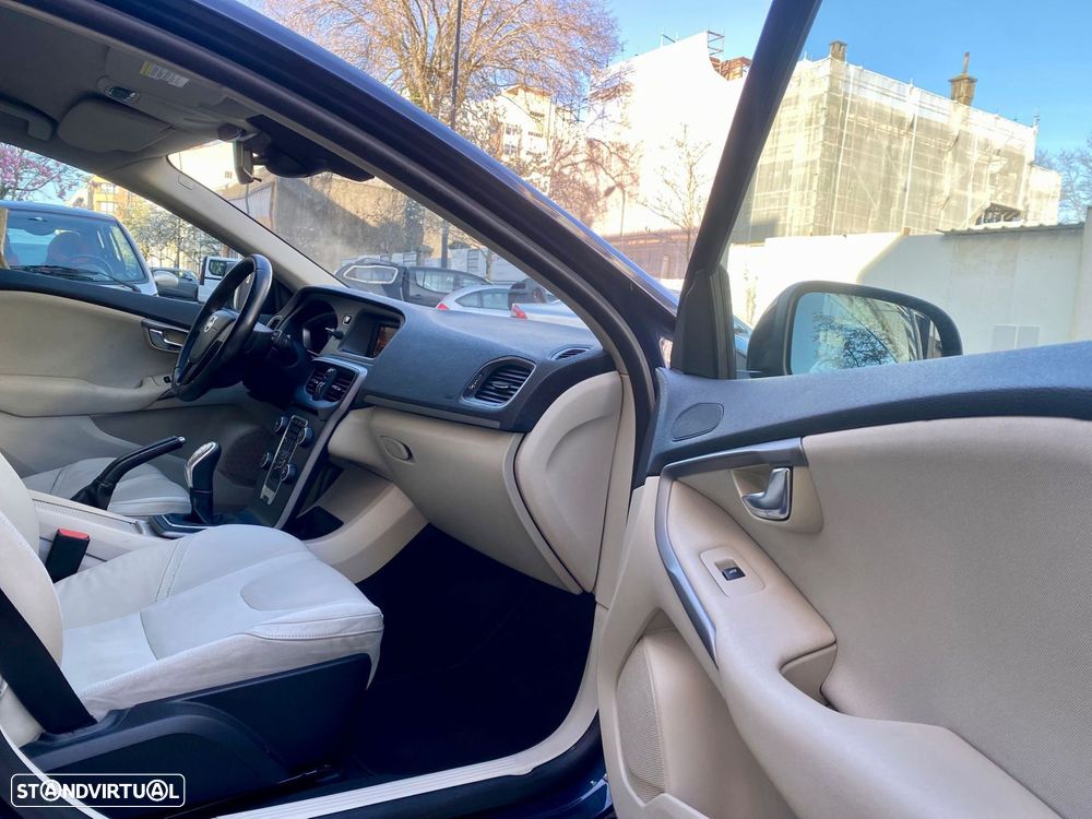 Volvo V40 1.6 D2 Momentum - 21