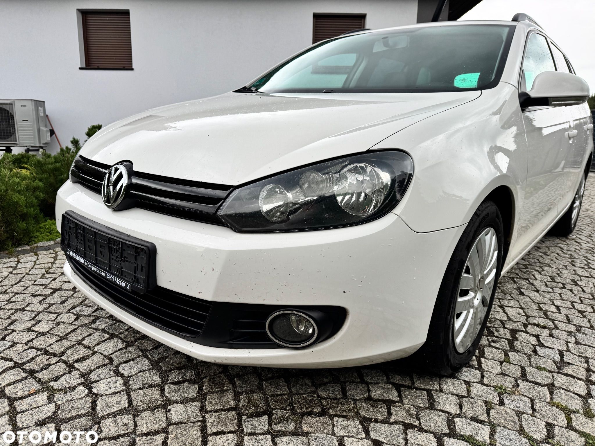 Volkswagen Golf - 1