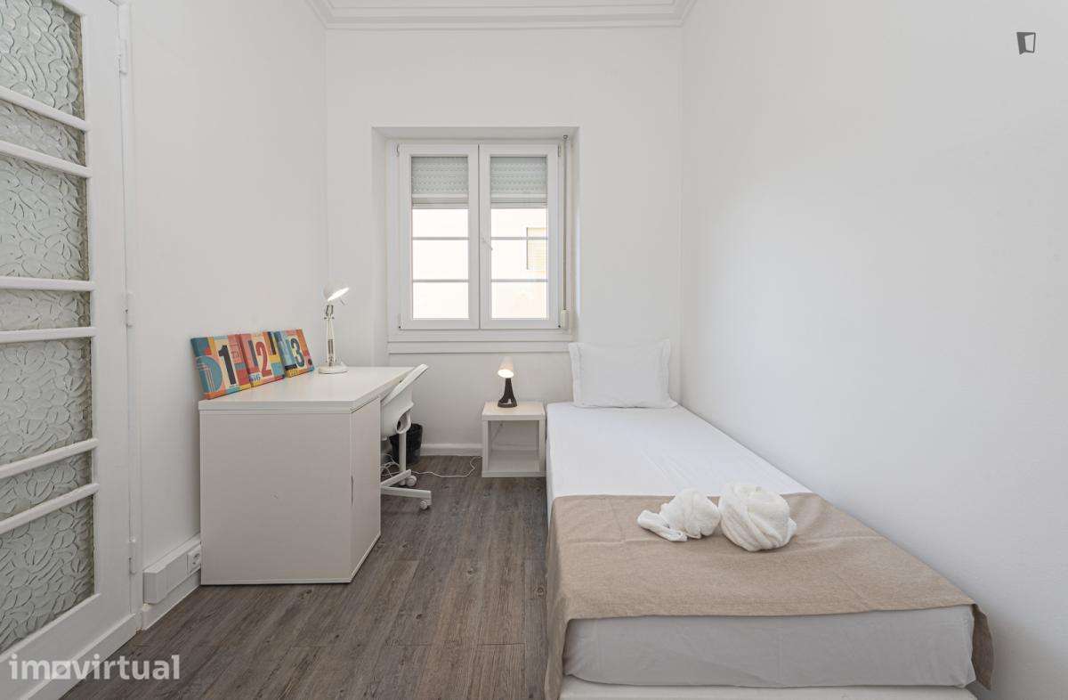 Quarto - localizado em Alameda Lisbon - Grande imagem: 3/16