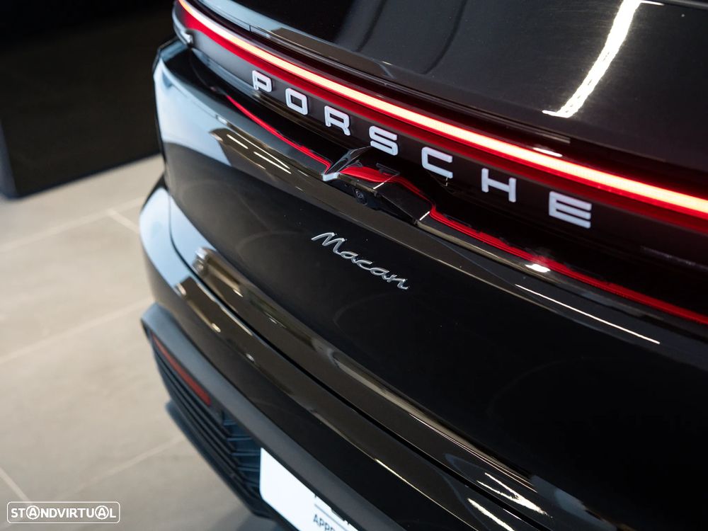 Porsche Macan Electric - 18