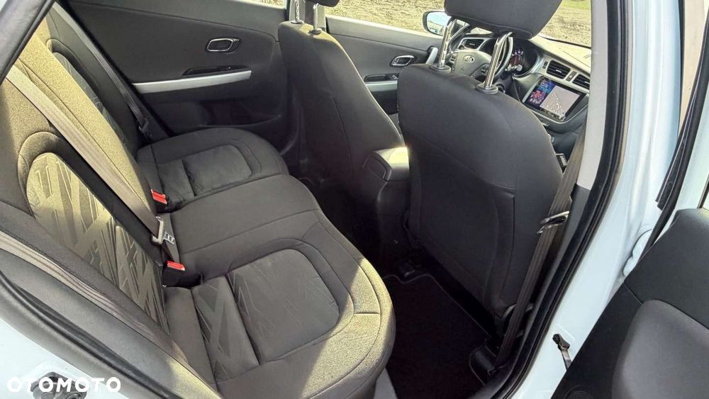 Kia Ceed - 16