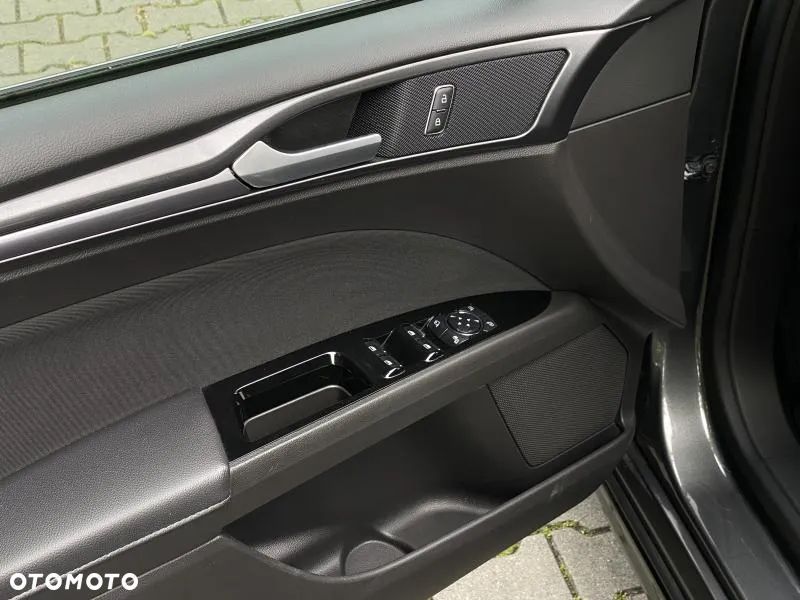 Ford Mondeo 2.0 Hybrid Titanium - 28