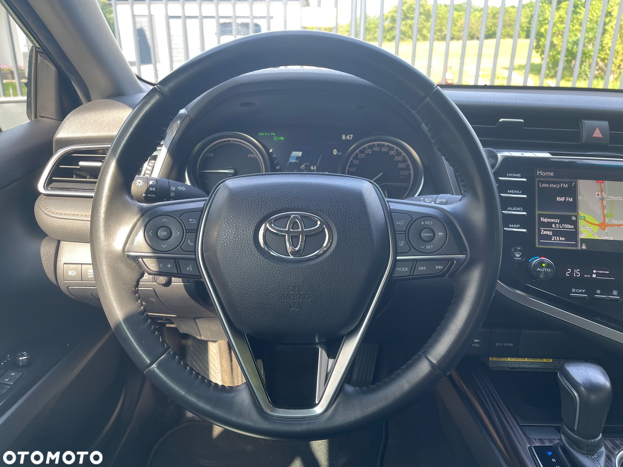 Toyota Camry 2.5 Hybrid Executive CVT - 10