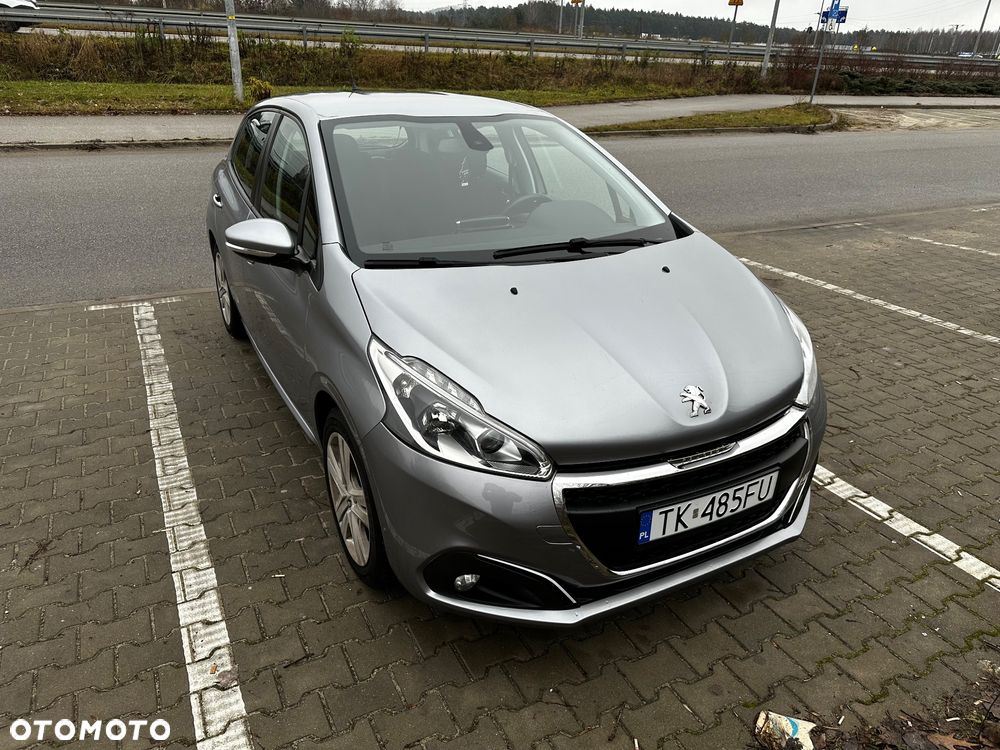 Peugeot 208 - 1