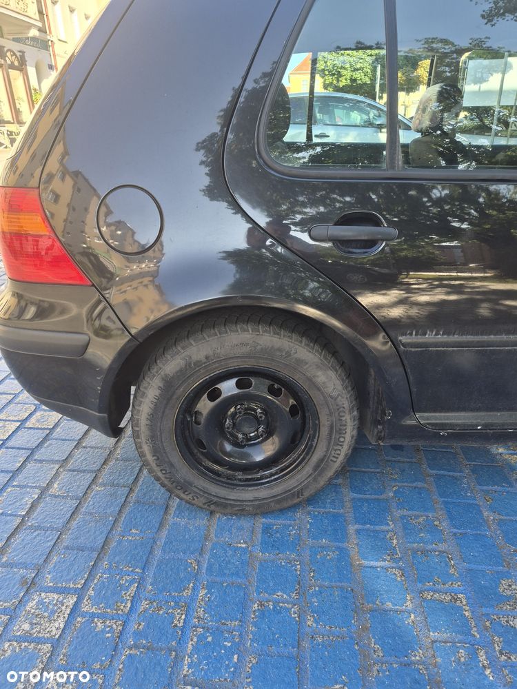 Volkswagen Golf - 4