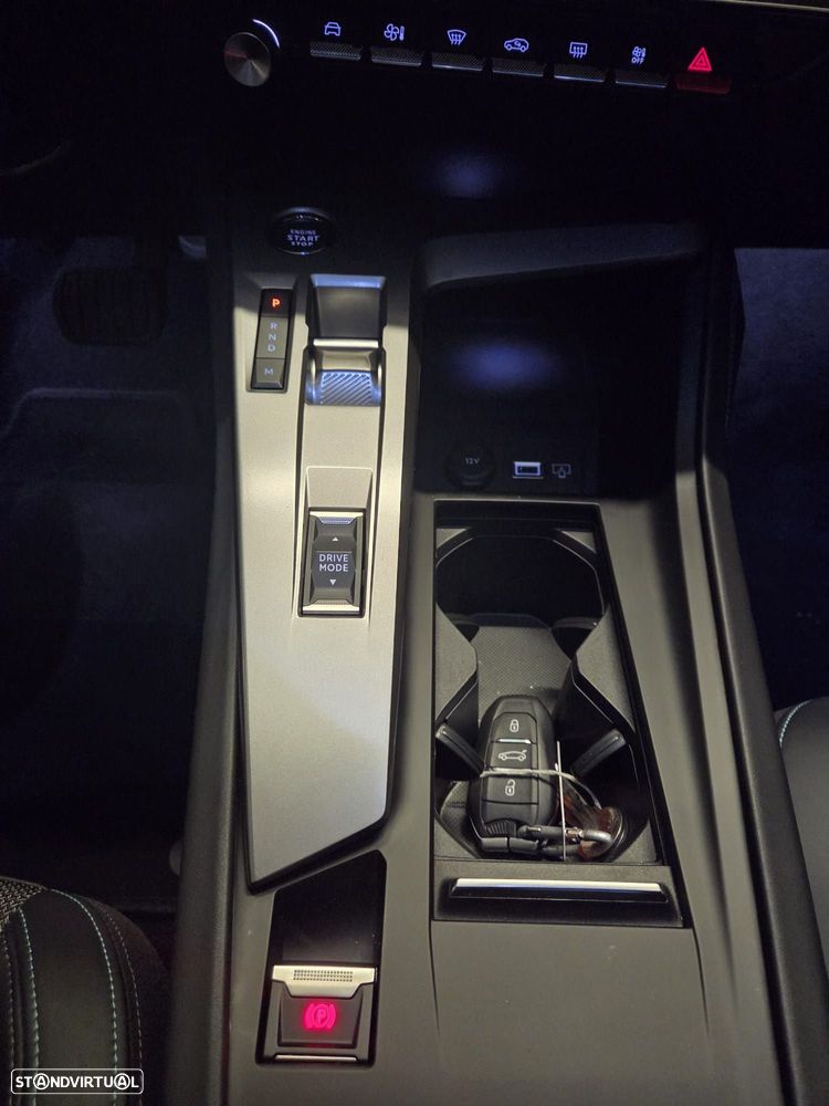 Peugeot 308 1.5 BlueHDi Allure Pack EAT8 - 17