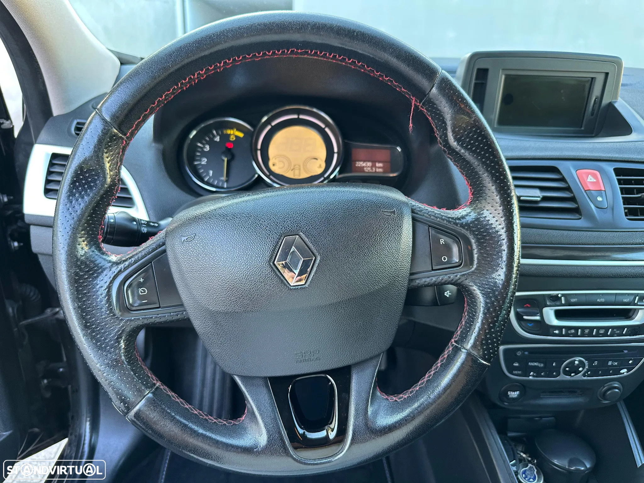 Renault Mégane 1.5 dCi Dynamique S - 12