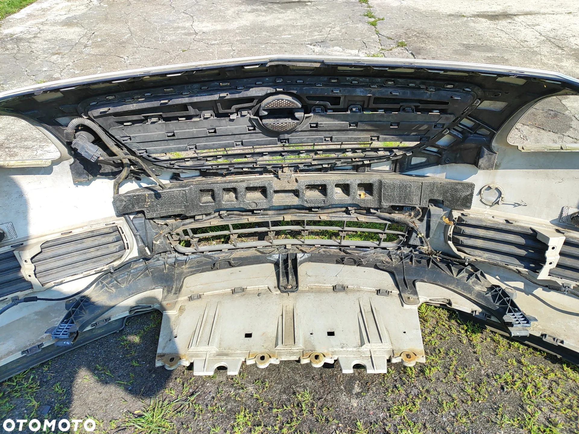 zderzak przód kolor z167 + atrapa przód komplet do OPEL insignia A 08- - 11