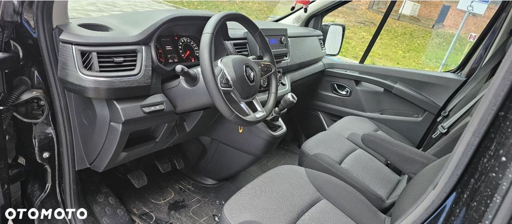 Renault Trafic 2.0 dCi - 9