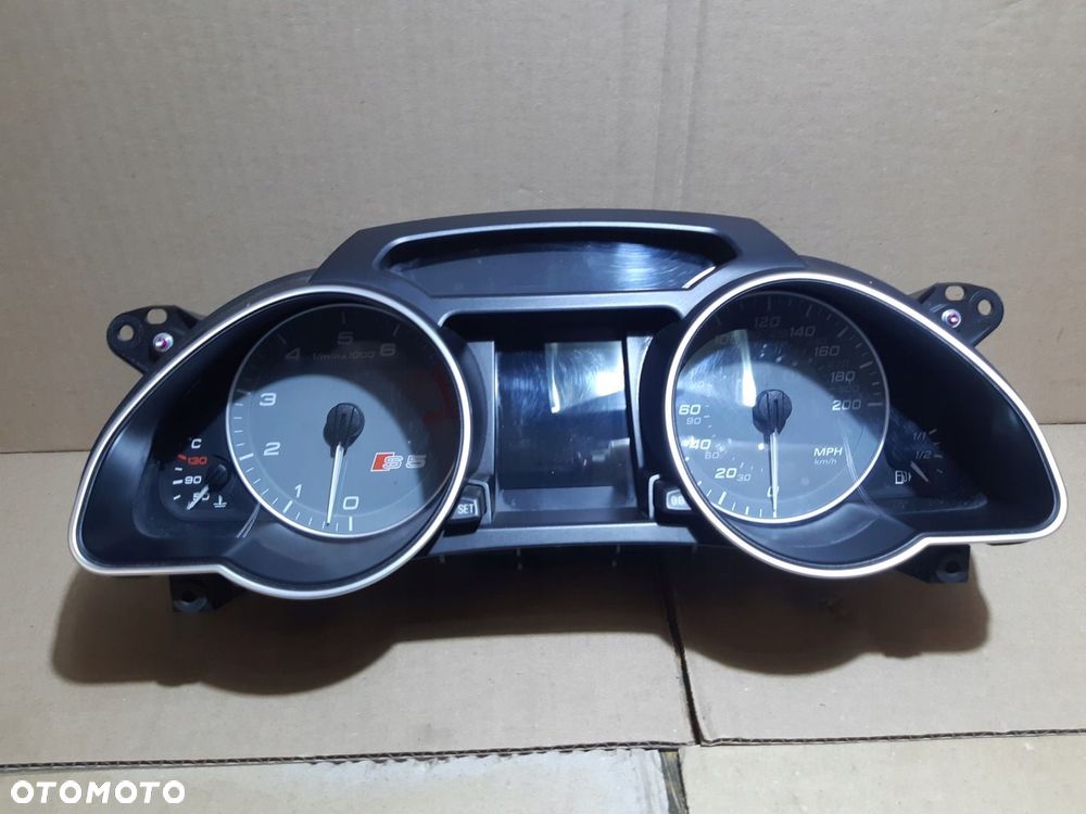 AUDI S5 A5 8T 4.2 FSI LICZNIK ZEGARY UK 8T0920981C - 1