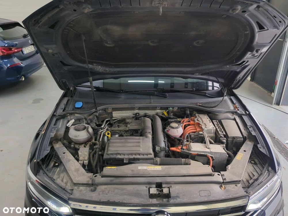 Volkswagen Passat - 8