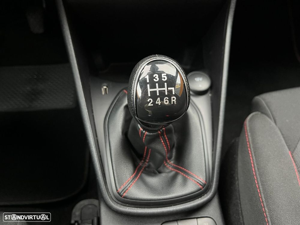 Ford Fiesta 1.0 EcoBoost ST-Line - 32