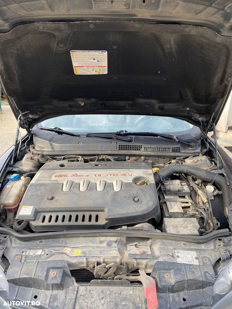 Alfa Romeo 147 1.9 JTDM 8V - 1