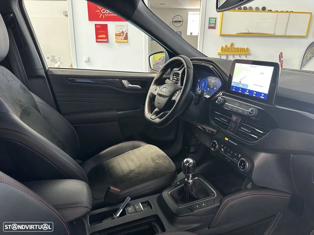 Ford Kuga 1.5 EcoBoost ST-Line - 28