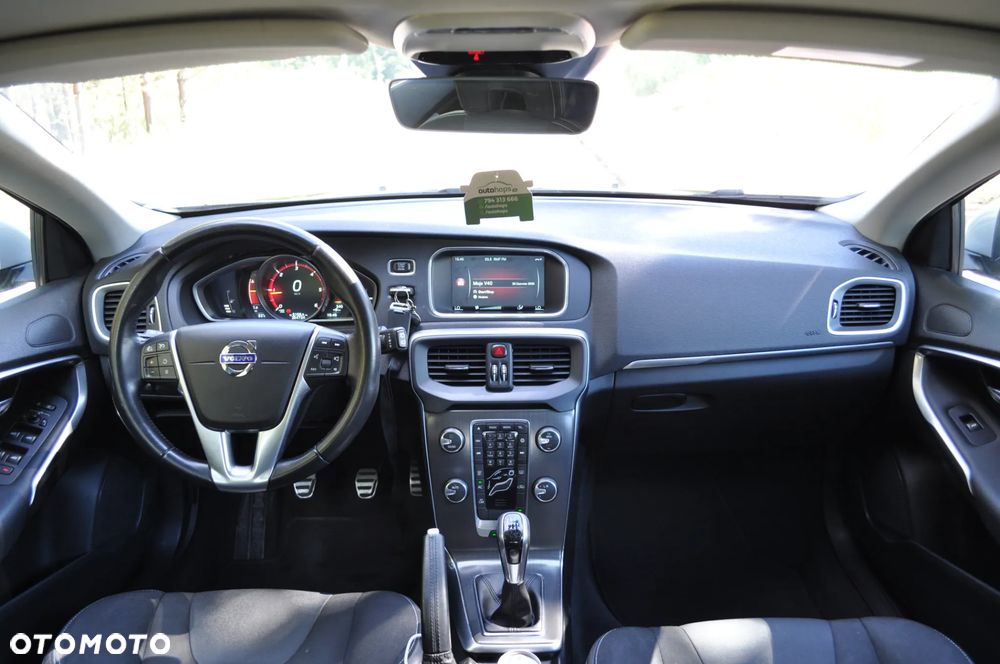 Volvo V40 D2 Momentum - 6