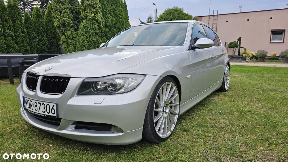 BMW Seria 3 325i - 1