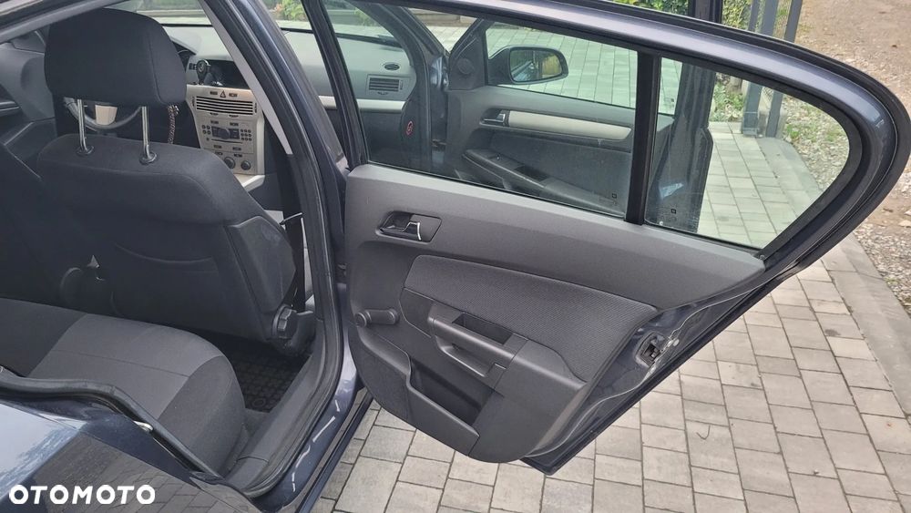 Opel Astra 1.6 Enjoy - 18