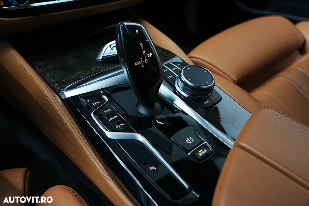 BMW Seria 5 530i Aut. Luxury Line - 22